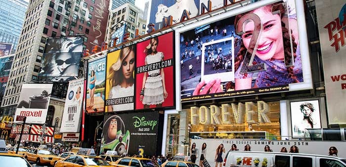 69 Louis Vuitton bags: What retailers should sell to cover rent on the most expensive streets 69 Louis Vuitton bags: What retailers should sell to cover rent on the most expensive streets