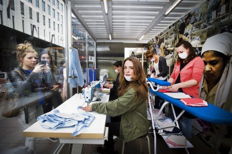 Pop-up Sweatshop urges the Fashion Industry to be more Transparent Pop-up Sweatshop urges the Fashion Industry to be more Transparent