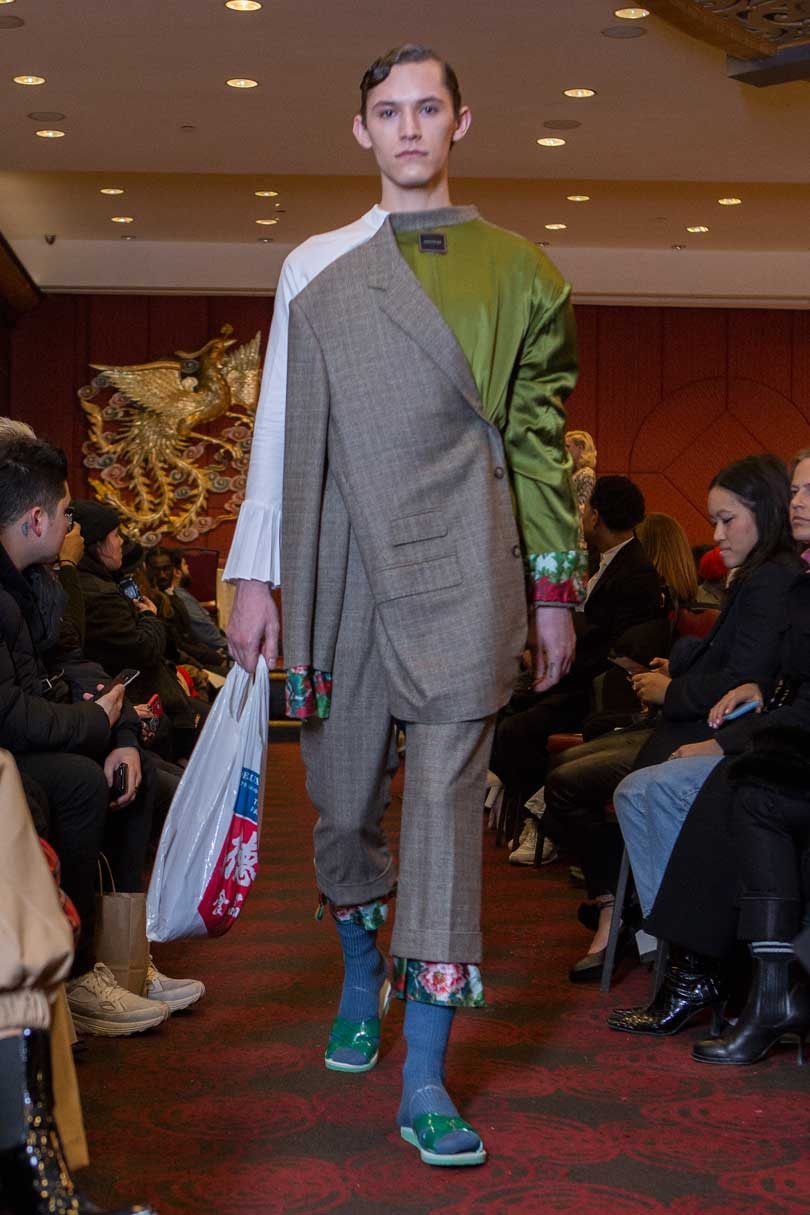 Snow Xue Gao finds inspiration from Chinatown for fall/winter 2018 Snow Xue Gao finds inspiration from Chinatown for fall/winter 2018