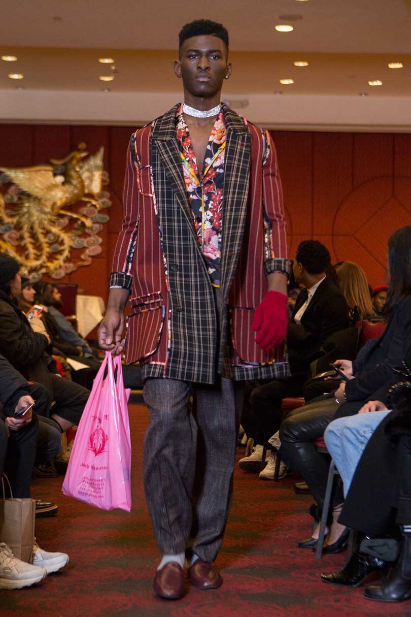 Snow Xue Gao finds inspiration from Chinatown for fall/winter 2018 Snow Xue Gao finds inspiration from Chinatown for fall/winter 2018