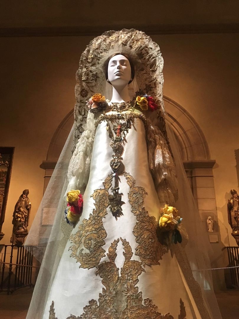 Review: Heavenly Bodies; Fashion and the Catholic Imagination Review: Heavenly Bodies; Fashion and the Catholic Imagination