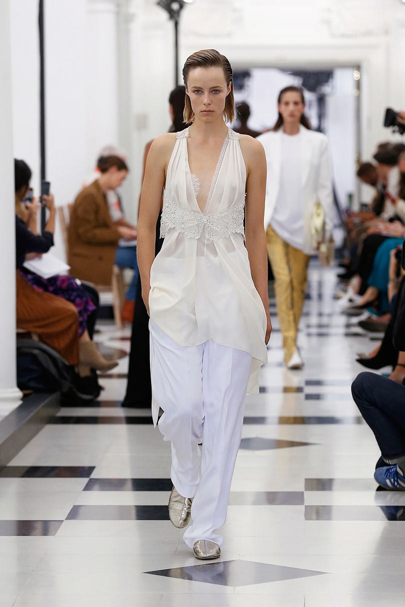 Victoria Beckham celebrates first decade at LFW Victoria Beckham celebrates first decade at LFW