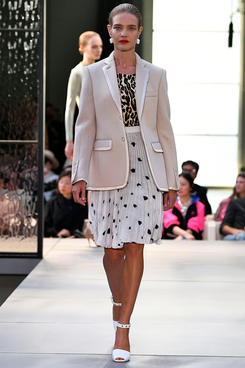 Victoria Beckham and sushi hats: London Fashion Week wraps up Victoria Beckham and sushi hats: London Fashion Week wraps up
