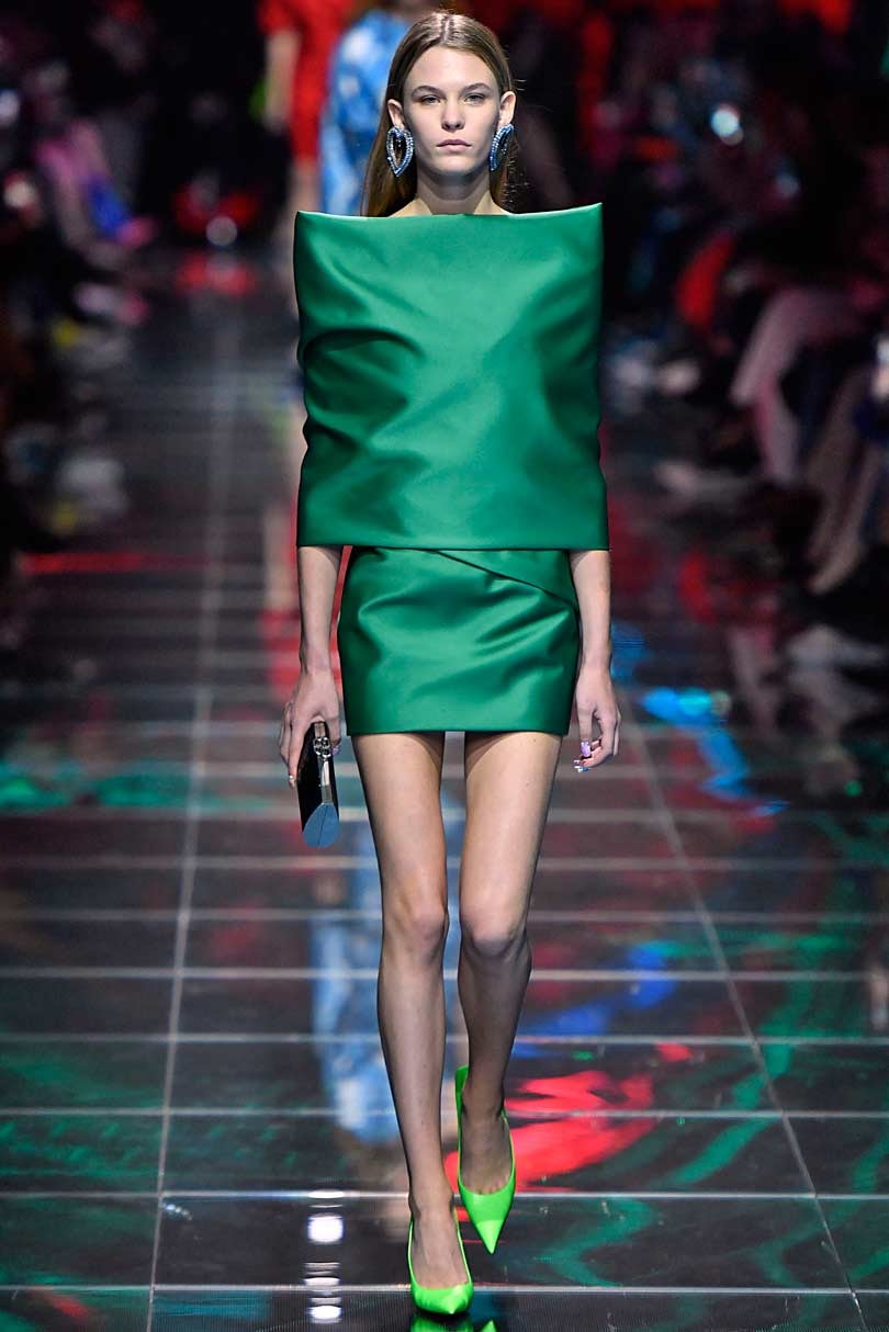 Balenciaga's Paris show emerges from tunnel of trauma Balenciaga's Paris show emerges from tunnel of trauma