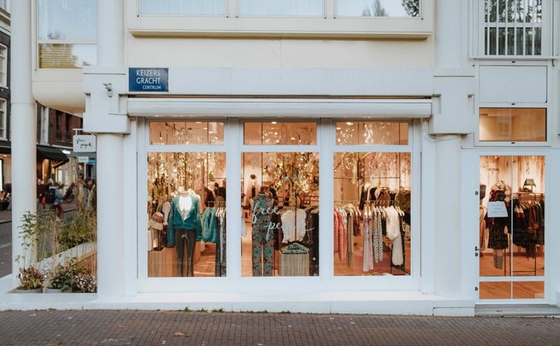 Window displays done right: 7 expert tips to get shoppers to come in Window displays done right: 7 expert tips to get shoppers to come in