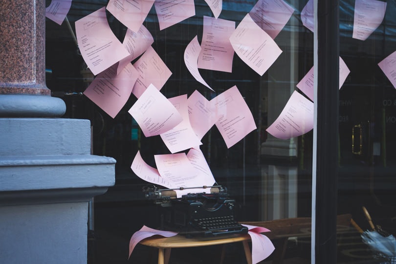 Window displays done right: 7 expert tips to get shoppers to come in Window displays done right: 7 expert tips to get shoppers to come in